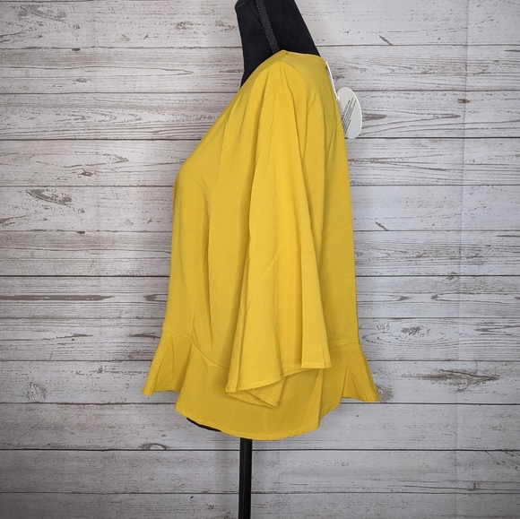 boohoo • plus hem horn button hem blouse - Picture 5 of 6